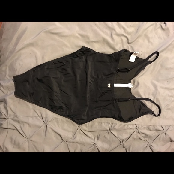 Ladies bathing suit - Picture 3 of 5